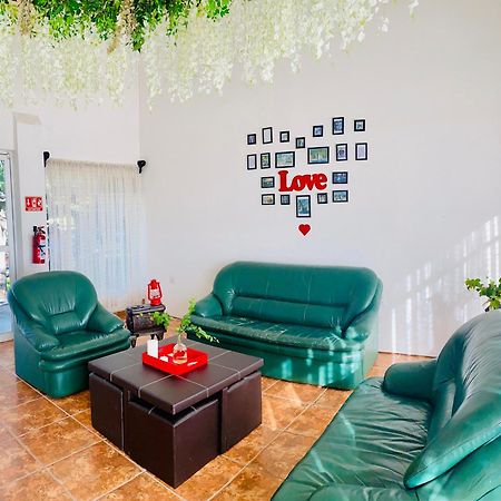 Club Vergel Resort Бернал Екстериор снимка
