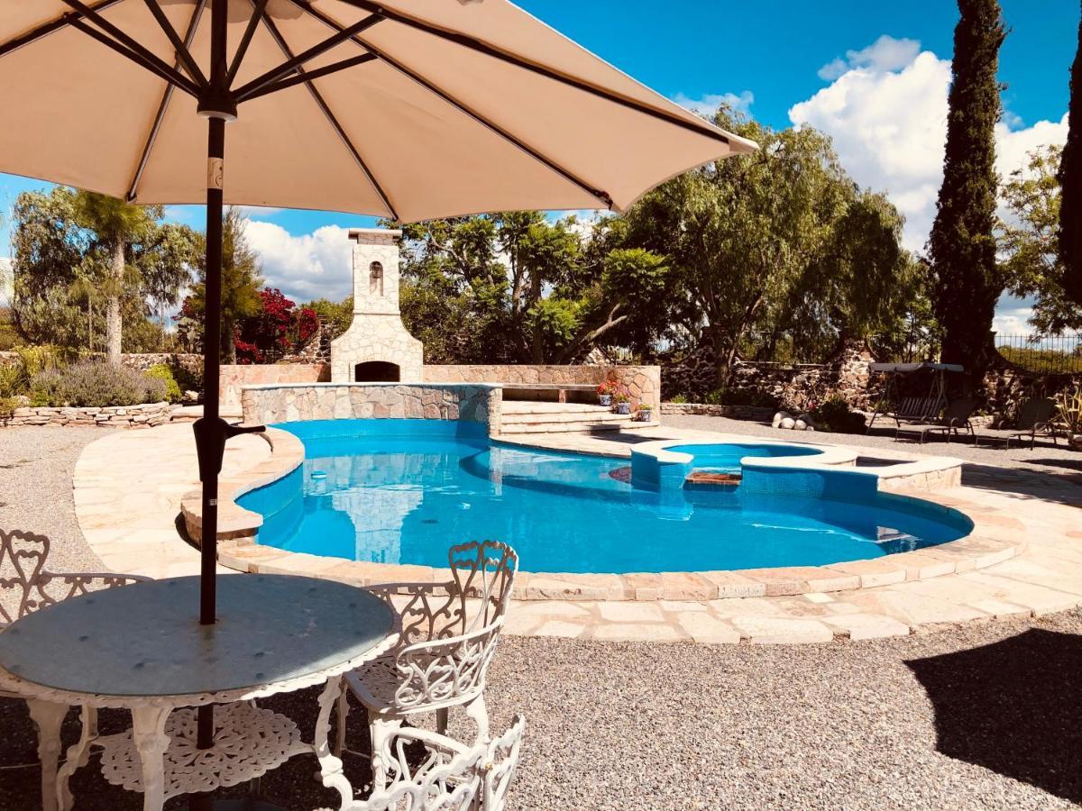 Club Vergel Resort Бернал Екстериор снимка